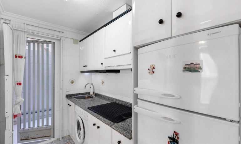 Venta - Apartamento / piso -
Torrevieja - Centro - Muelle Pesquero