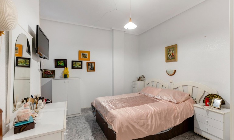 Venta - Apartamento / piso -
Torrevieja - Centro - Muelle Pesquero