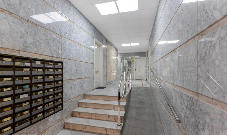 Venta - Apartamento / piso -
Torrevieja - Centro - Muelle Pesquero