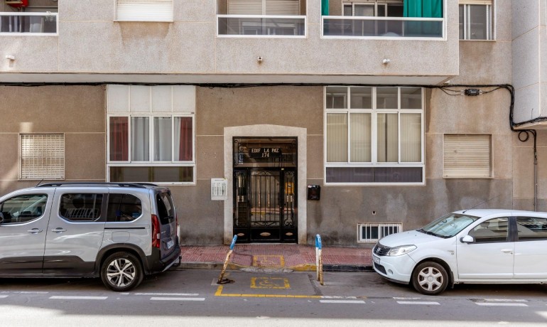 Venta - Apartamento / piso -
Torrevieja - Centro - Muelle Pesquero