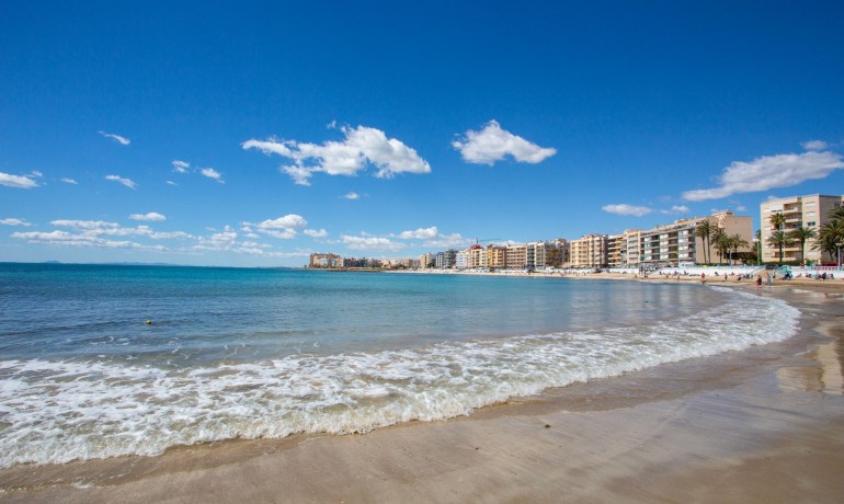 Venta - Apartamento / piso -
Torrevieja - Centro - Muelle Pesquero
