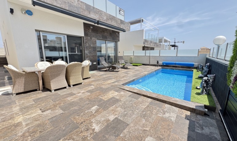 Herverkoop - Villa -
Villamartin