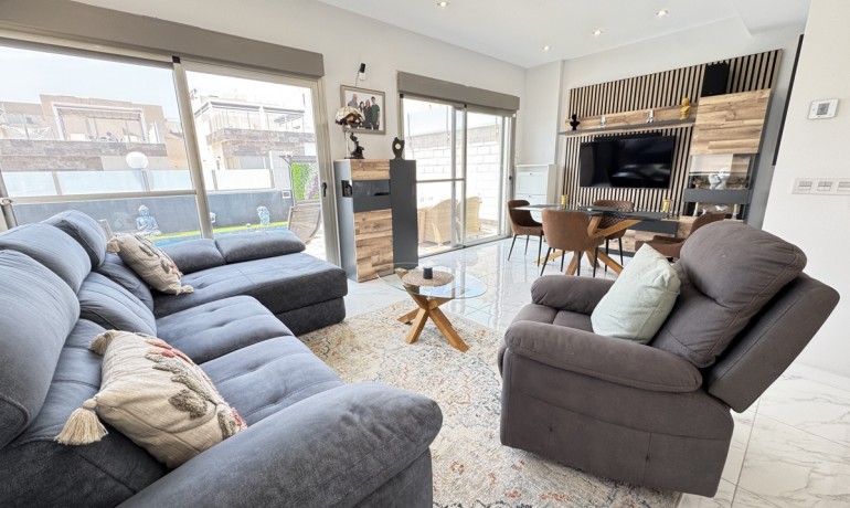 Herverkoop - Villa -
Villamartin