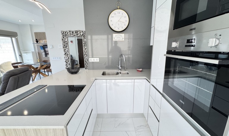 Herverkoop - Villa -
Villamartin