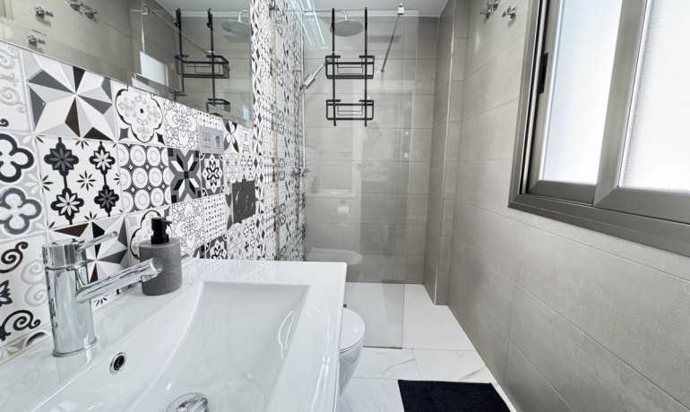 Herverkoop - Villa -
Villamartin