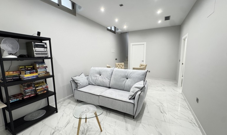 Herverkoop - Villa -
Villamartin