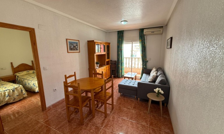Herverkoop - Appartement / Flat -
Torrevieja* - Estacion de autobuses
