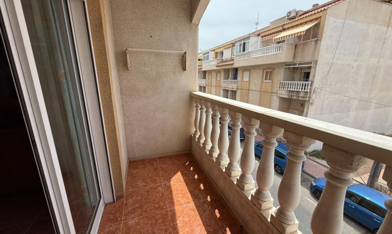 Herverkoop - Appartement / Flat -
Torrevieja* - Estacion de autobuses