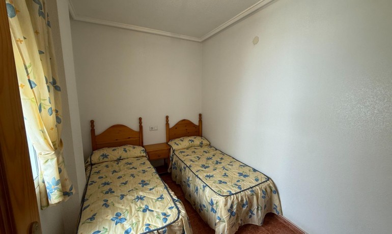 Herverkoop - Appartement / Flat -
Torrevieja* - Estacion de autobuses