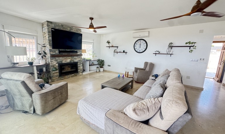 Herverkoop - Villa -
San Miguel de Salinas* - San Miguel De Salinas