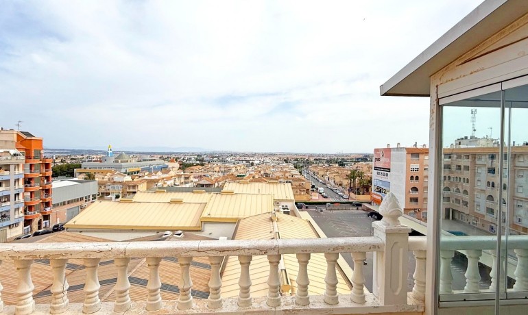 Revente - Appartement / Flat -
Torrevieja*