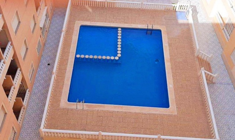 Revente - Appartement / Flat -
Torrevieja*