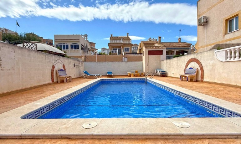 Herverkoop - Villa -
Orihuela Costa* - Los Altos*