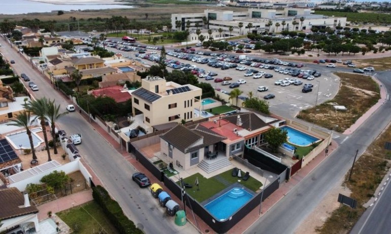 Herverkoop - Villa -
Torrevieja* - Costa Blanca