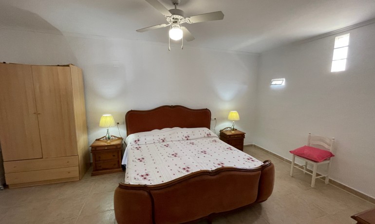 Revente - Villa -
Daya Nueva