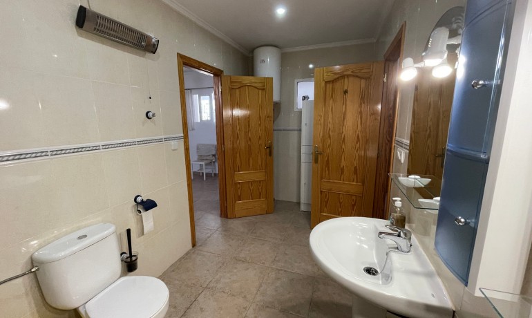 Revente - Villa -
Daya Nueva