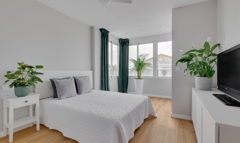 Herverkoop - Huis -
Orihuela Costa* - Orihuela Costa