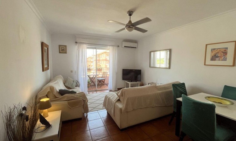 Venta - Apartamento / piso -
Algorfa