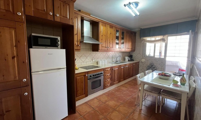 Venta - Apartamento / piso -
Algorfa