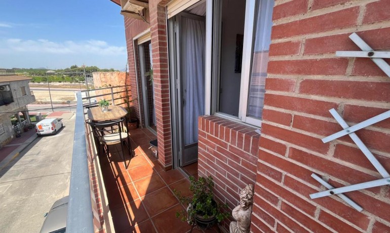 Venta - Apartamento / piso -
Algorfa