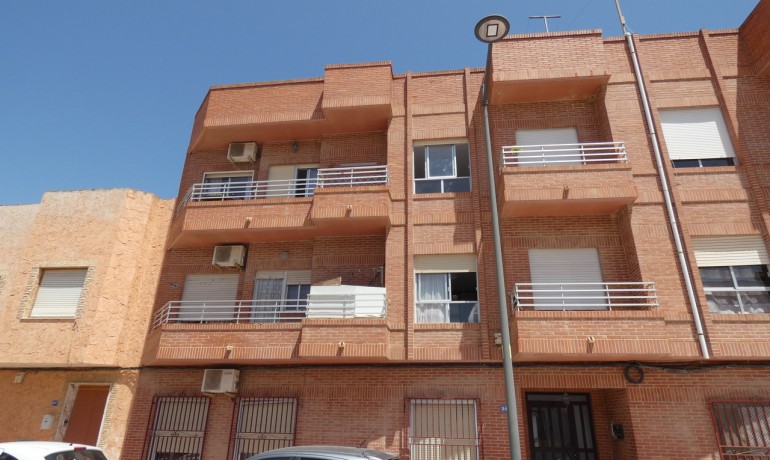 Venta - Apartamento / piso -
Algorfa