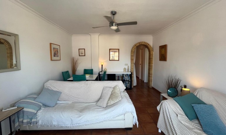 Venta - Apartamento / piso -
Algorfa