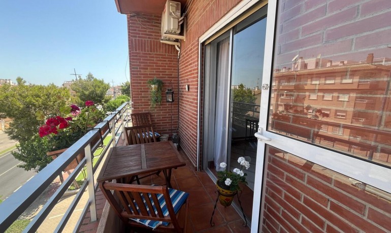 Venta - Apartamento / piso -
Algorfa