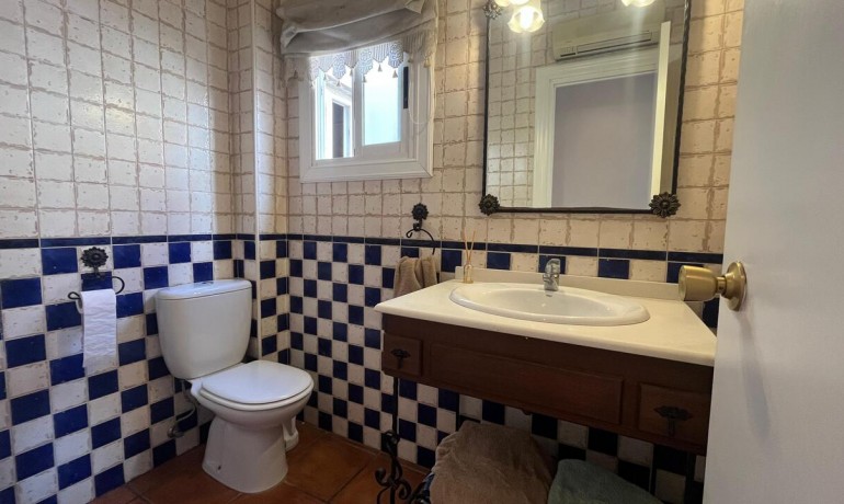 Venta - Apartamento / piso -
Algorfa