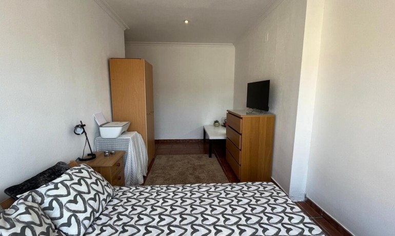 Venta - Apartamento / piso -
Algorfa