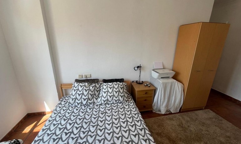 Venta - Apartamento / piso -
Algorfa