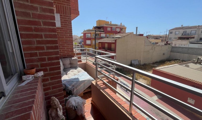 Venta - Apartamento / piso -
Algorfa