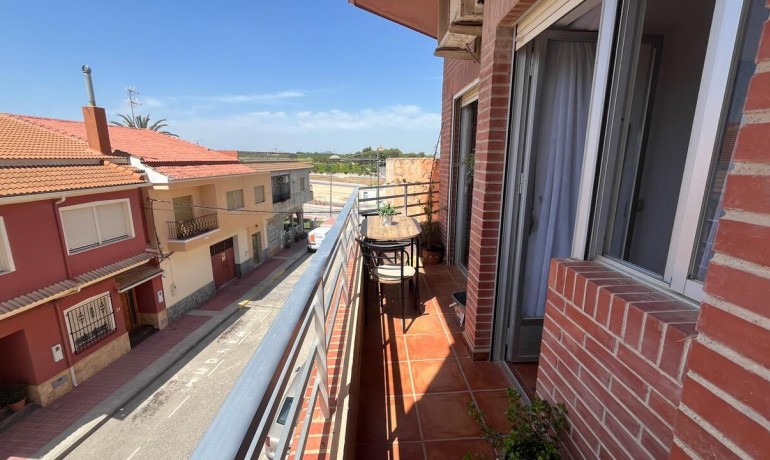 Venta - Apartamento / piso -
Algorfa