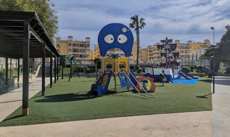 Venta - Apartamento / piso -
Algorfa