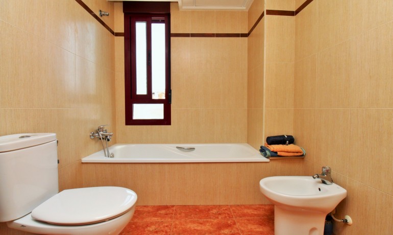 Sale - House -
Los Desamparados