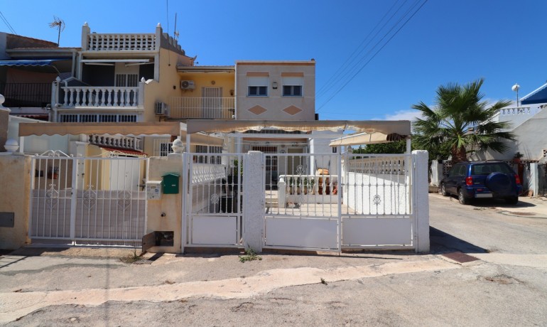 Herverkoop - Huis -
Torrevieja* - Torretas