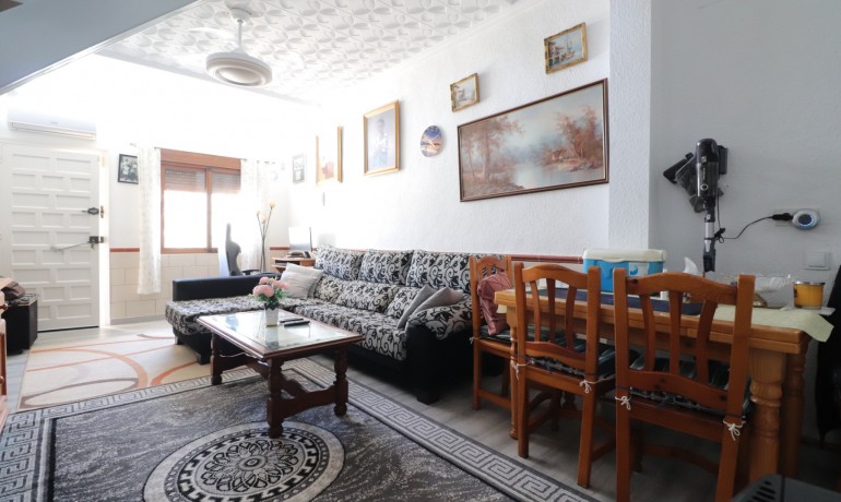 Herverkoop - Huis -
Torrevieja* - Torretas