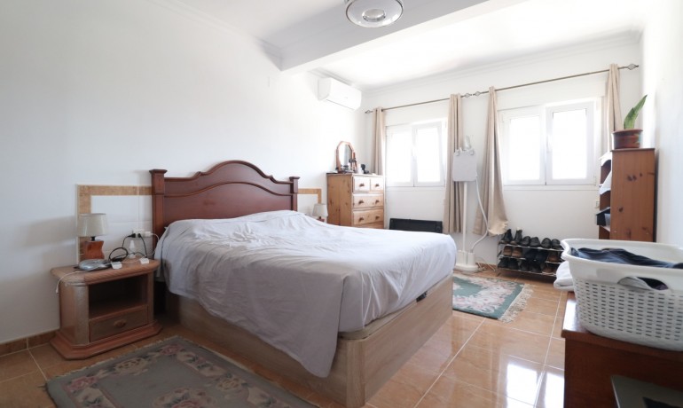 Herverkoop - Huis -
Torrevieja* - Torretas