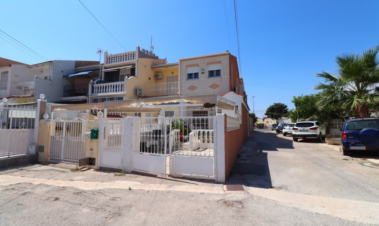 Herverkoop - Huis -
Torrevieja* - Torretas