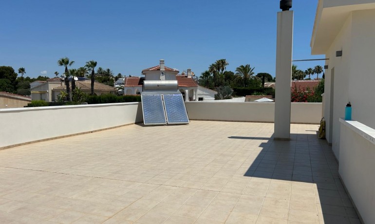 Herverkoop - Villa -
Cuidad Quesada* - Rojales