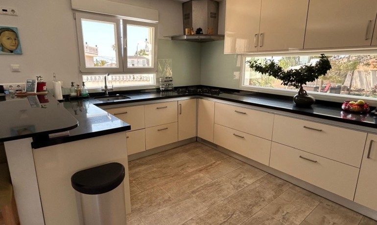 Herverkoop - Villa -
Cuidad Quesada* - Rojales