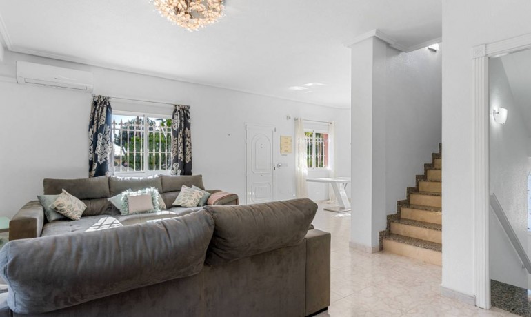 Venta - Villa -
Ciudad Quesada - Doña Pepa