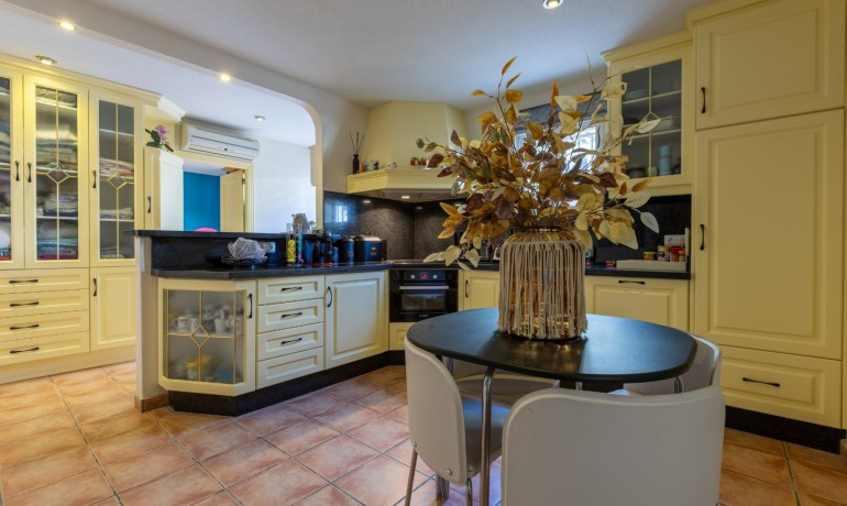 Herverkoop - Villa -
Benijofar* - Benijofar - Village