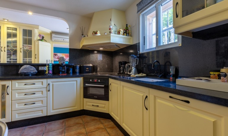 Herverkoop - Villa -
Benijofar* - Benijofar - Village