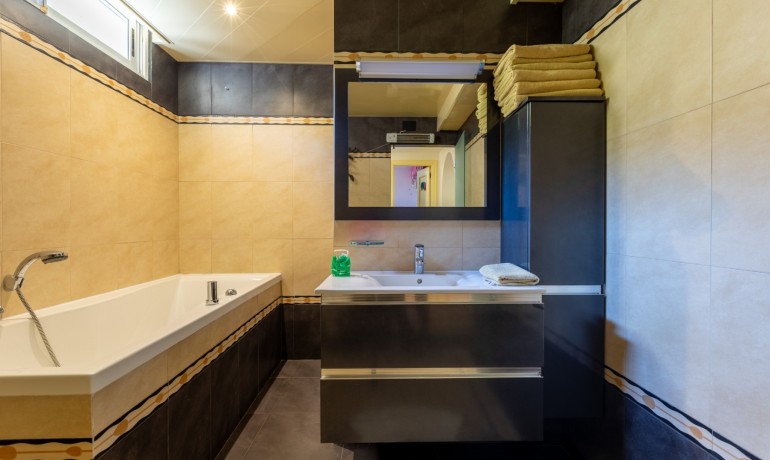 Herverkoop - Villa -
Benijofar* - Benijofar - Village