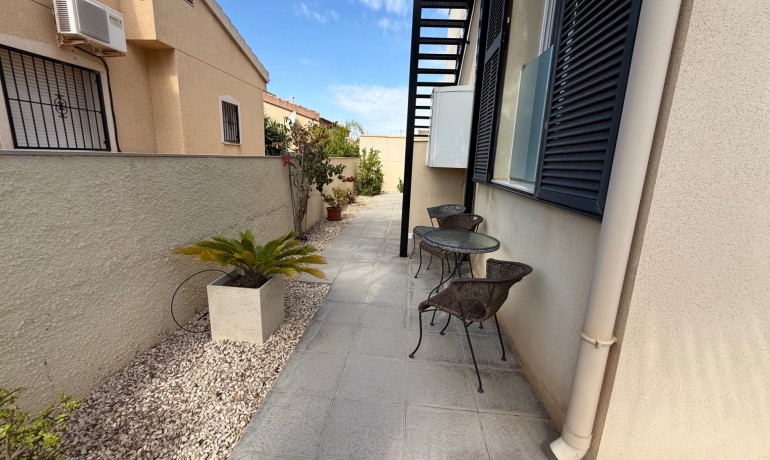 Herverkoop - Villa -
Cuidad Quesada* - Rojales