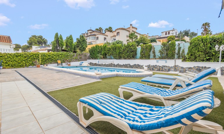 Venta - Villa -
Algorfa