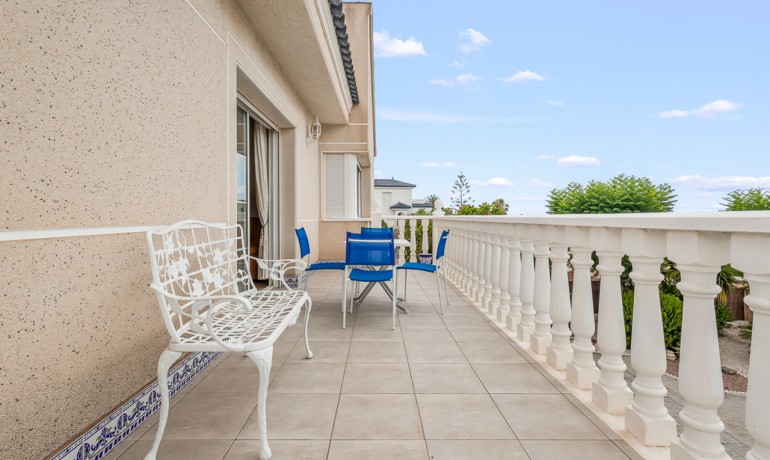 Venta - Villa -
Algorfa