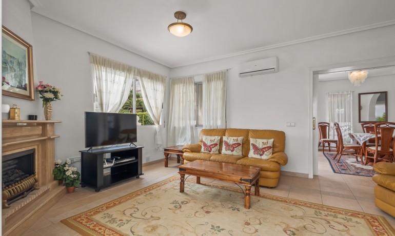 Venta - Villa -
Algorfa