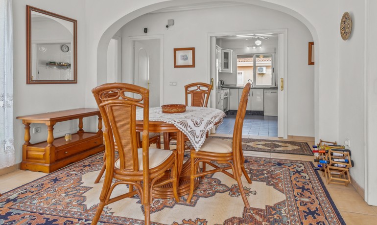 Venta - Villa -
Algorfa