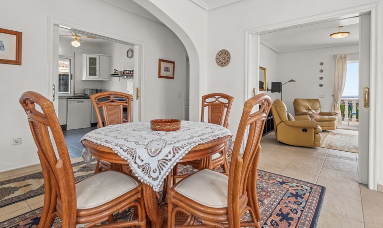 Venta - Villa -
Algorfa